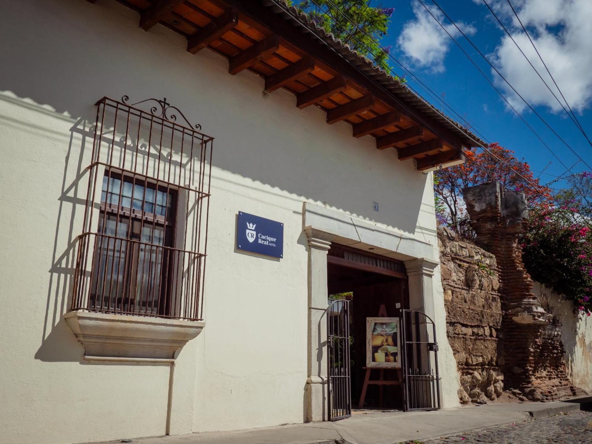 Hotel Cacique Real Antigua Exterior photo